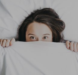 Morpheus - Vrouw onder lakens